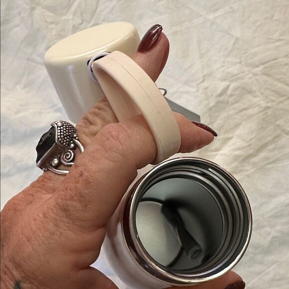 Hello Kitty Starbucks Water Bottle Stainless Steel 20 Oz. Collectible - Picture 6 of 6